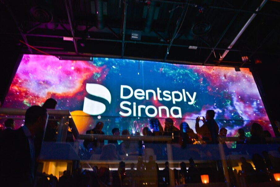 Dinner Party (©Dentsply Sirona). 