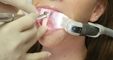 Isolite dryfield illuminator