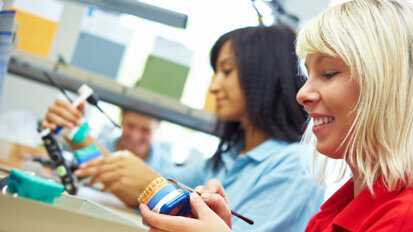 Global lab revenues projected to exceed US$14.5 billion by 2015