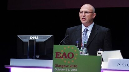 Η Ευρωπαϊκή Ένωση Οστεονσωμάτωσης ψήφισε τον πρώτο Βρετανό πρόεδρο