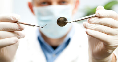 Dentist struck off for poor treatment and behaviour