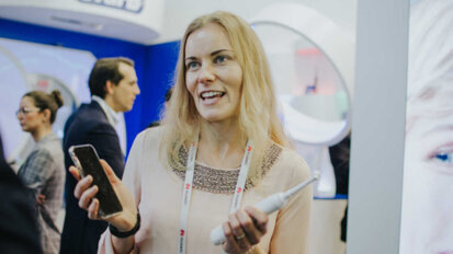 Oral-B revela sua nova escova de dentes IA no MWC Barcelona