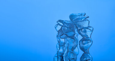 Clear aligners: Study examines anchorage loss during maxillary molar distalisation