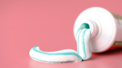 Osteoporoserisiko durch Triclosan in Zahnpasta?