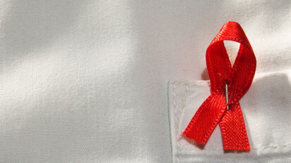 Saudi Arabian dental students exhibit negative attitude towards HIV patients
