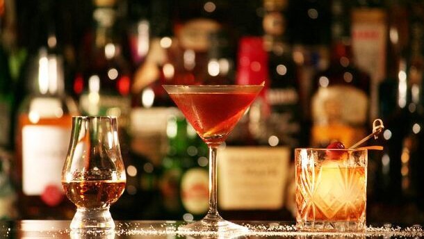 Polki na stanowiskach często mają problem z alkoholem