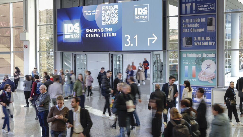 Le monde dentaire se prépare pour l'IDS 2025 à Cologne