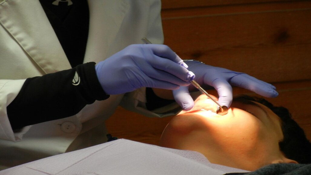 Mais de metade dos jovens médicos dentistas estão descontentes com a profissão