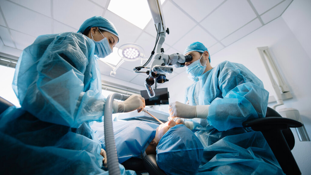 Nghiên cứu cho thấy các cuộc trình diễn phẫu thuật trực tiếp là con đường phía trước trong việc tiếp tục đào tạo về cấy ghép