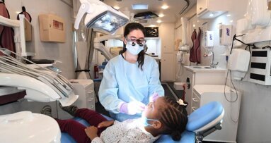 Nueva clínica móvil de Columbia para la atención comunitaria