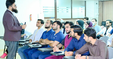 FJDC hosts lecture on research paper writing
