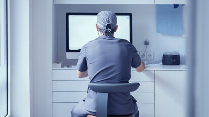 Sổ đăng ký nha khoa của Anh tăng lên trong bối cảnh thách thức về lực lượng lao động