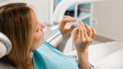 Hybrid sagittal decompression to optimise aligner efficiency in an anterior open bite case