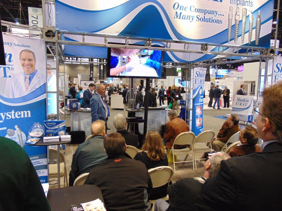 Dr. Todd Shatkin of Shatkin FIRST offers a presentation Friday morning. (Photo: Fred Michmershuizen/Dental Tribune America)