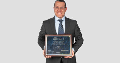 Prof. Anton Sculean recebe o principal prêmio de pesquisa periodontal