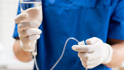 Thuốc an thần tiêm tĩnh mạch cho bệnh nhân khuyết tật có thể giúp kết quả điều trị kéo dài hơn