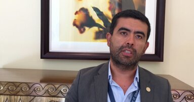 La APE busca respaldo para lanzar un programa contra la caries en Perú