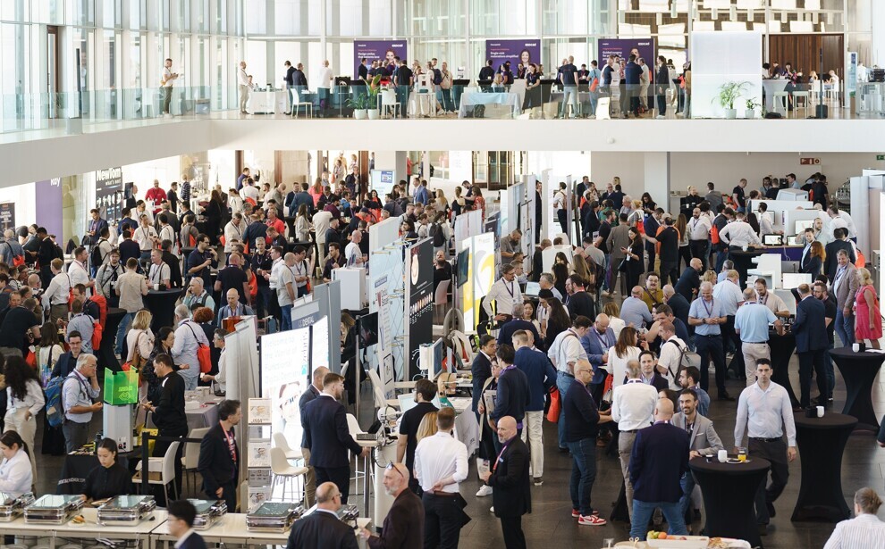 Teilnehmende können eine lebendige Innovation Expo mit Lösungen und Produktinnovationen von über 50 Unternehmen der Dentalbranche erkunden.