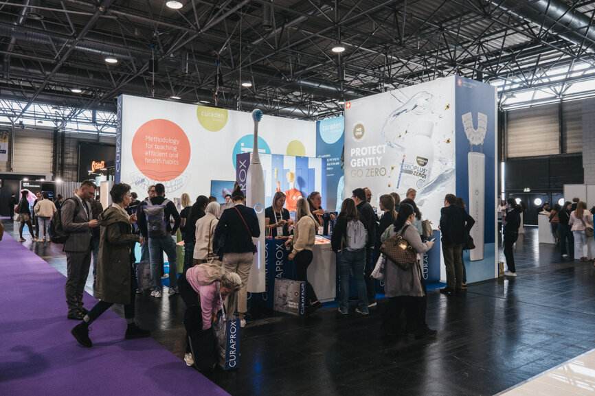 Among other oral care products, Curaden showcased Perio plus zero, a new antiseptic. (Image: Dental Tribune International)