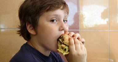 Nieprawidłowe żywienie dzieci sprzyja rozwojowi chorób cywilizacyjnych