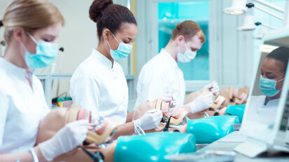 Universidade do Reino Unido faz parceria com mydentist para nova rota para registro GDC para dentistas estrangeiros