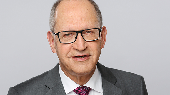 BZÄK-Präsidium: Dr. Peter Engel bleibt im Amt