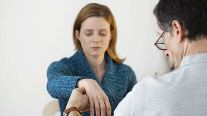 Con l’ipnosi a bada ansia, dolore e stress: pazienti più collaborativi e il dentista lavora meglio