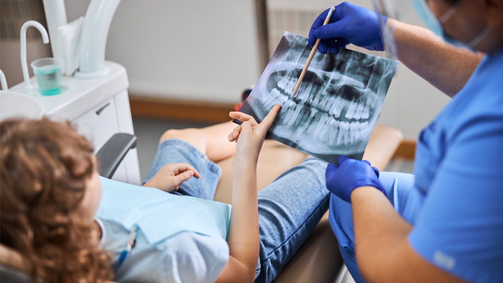 Root canal therapy of necrotic primary molars—using a single-file reciprocating system