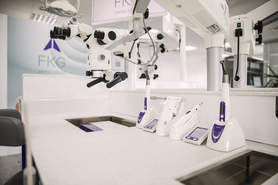 Training set up with FKG Rooter S (Endo Motor), S-Apex (Apex Locator), Training kit and obturation devices