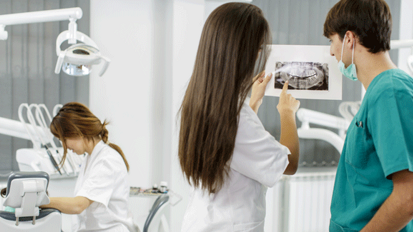 Erster Lehrstuhl für Behindertenzahnmedizin an der UW/H
