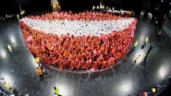Glaswegians attempt Guinness record with world’s largest smile