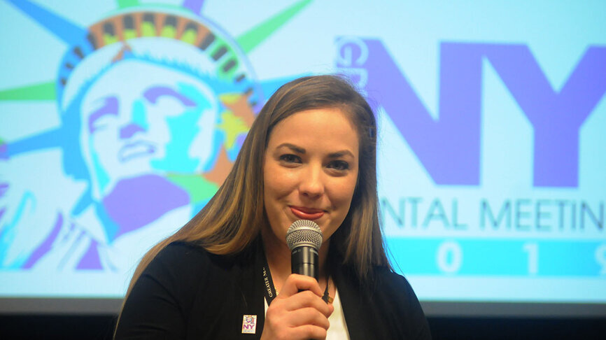Lonie Avila, coordinadora de asuntos internacionales del GNYDM, durante la Conferencia de Líderes. (Foto: José Antonio Rosario para Dental Tribune)