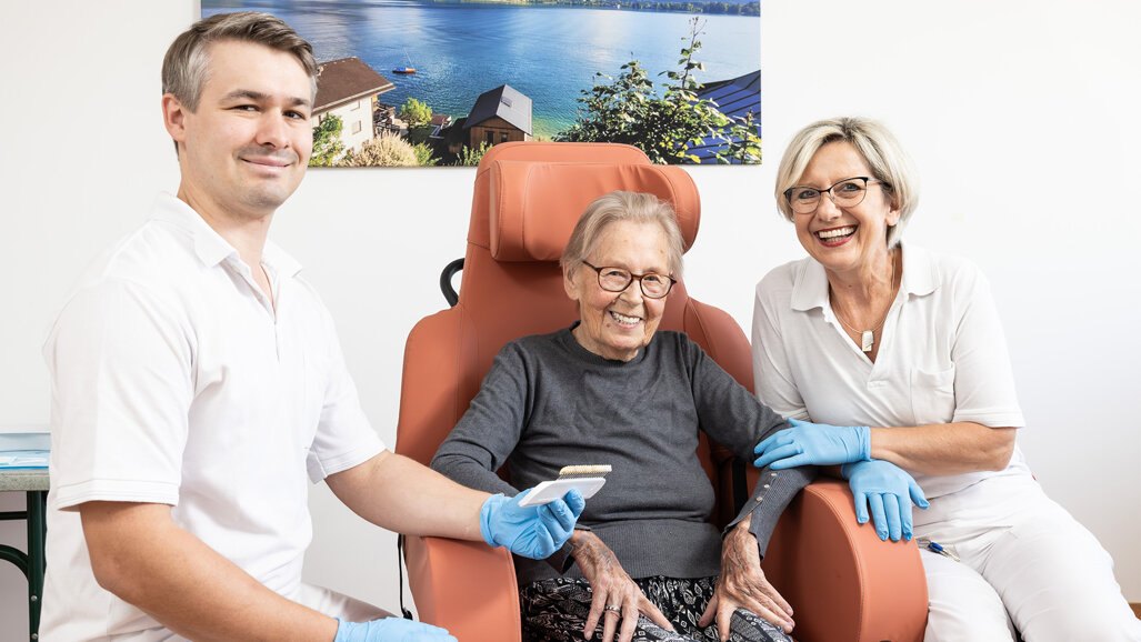 ÖGK-Projekt wird ausgeweitet: Mobile Zahngesundheit für pflegebedürftige Menschen