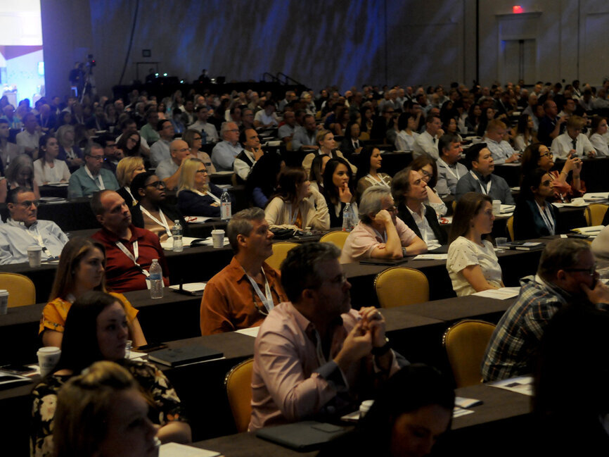More than 1,000 dental practitioners atended the Glidewell Dental Symposium in Orlando, Fla. (Photo: José Antonio Rosario for Dental Tribune)