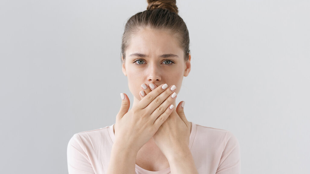 Dentinhypersensibilität bei Bulimie: Wenn Magensäure die Zähne angreift