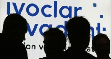 Ivoclar Vivadent parle de céramique dentaire lors du premier symposium international d'experts