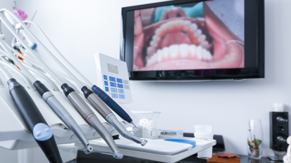 Lasertherapie soll lockere Zähne wieder fest verankern