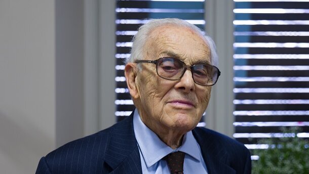 Dedicato al Prof. Plinio Pinna Pintor