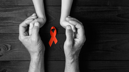 Nghiên cứu của Campuchia cho thấy cải thiện sức khỏe răng miệng ở trẻ em nhiễm HIV/Aids có thể giúp giảm tải lượng vi-rút