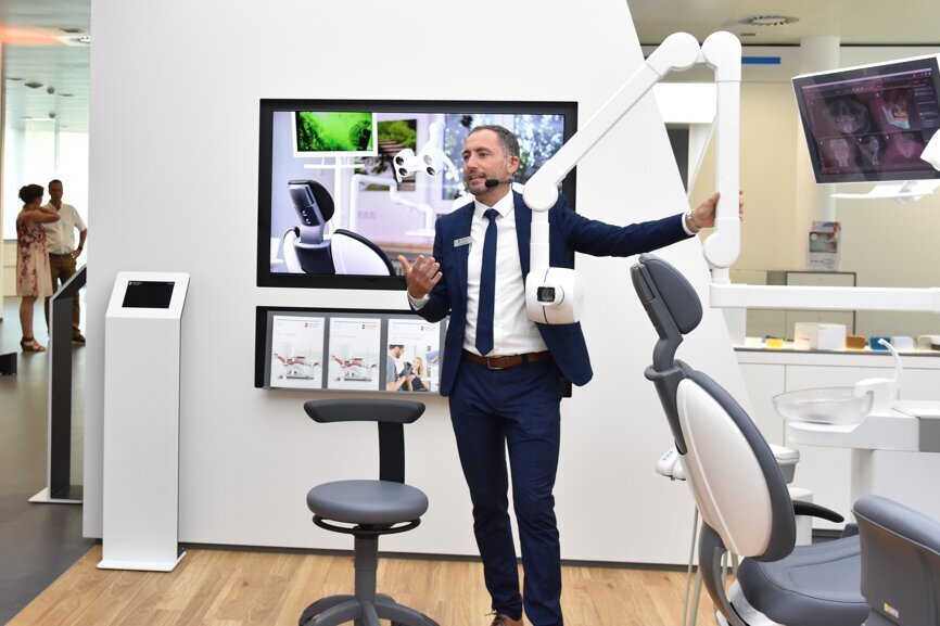 Jörg Riedmiller (Trainer for Dentsply Sirona treatment centres) (Photograph: Oemus Media AG)