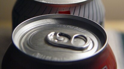 Τα ανθρακούχα αναψυκτικά βλάπτουν δόντια και καρδιά