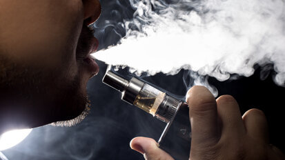 Nghiên cứu mới chỉ ra mối liên hệ độc đáo của vaping với bệnh nha chu