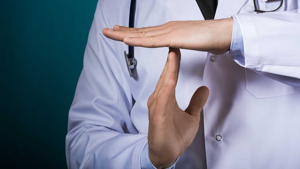 Widerstand gegen Kostenbremse-Initiative im Schweizer Gesundheitswesen