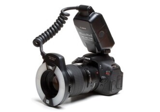 Canon Rebel T3i: Wireless flash control, articulating screen