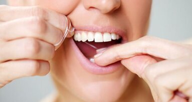 Mais de um quarto dos norte-americanos mentem ao seu dentista sobre usar fio dental