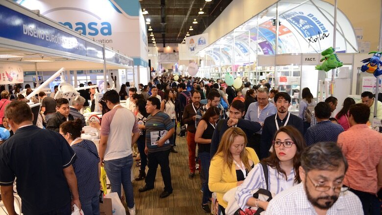 Decenas de miles de personas acuden a las dos ediciones anuales de Expo AMIC Dental.