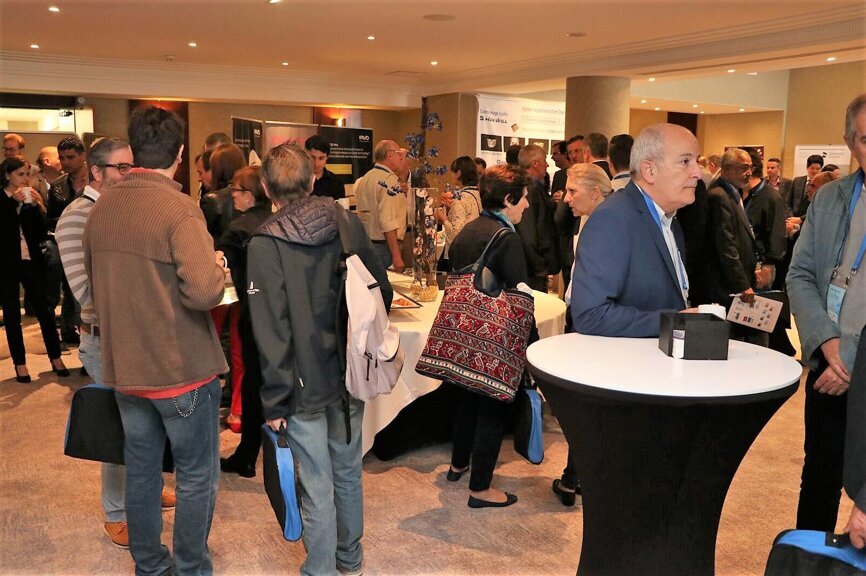 Exhibitors hall at Euro Implanto. (Photograph: Philippe Alibert)