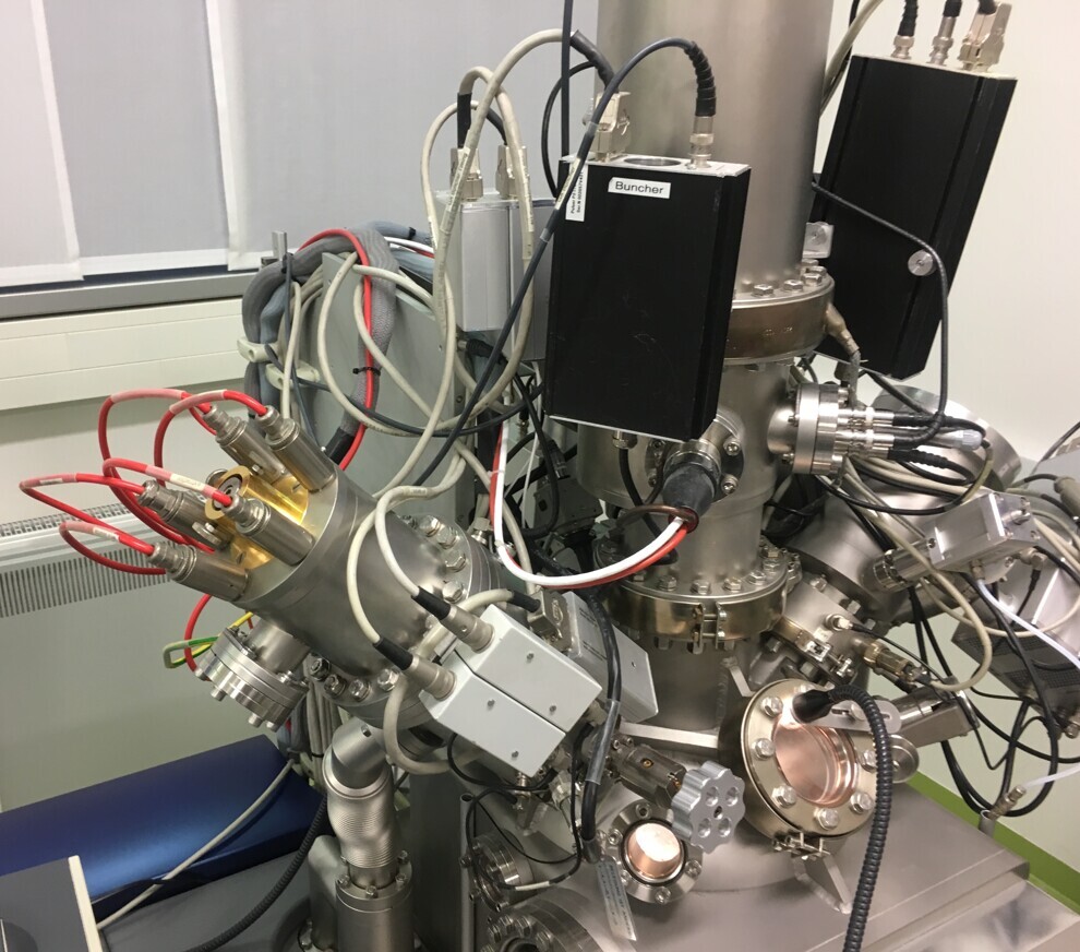 Fig. 4: Time-of-flight secondary ion mass spectrometry instrument (tascon).