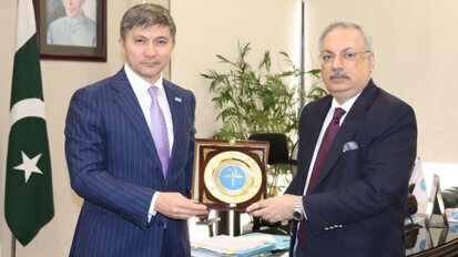 Kazakh ambassador visits PMDC to strengthen medical and dental education ties