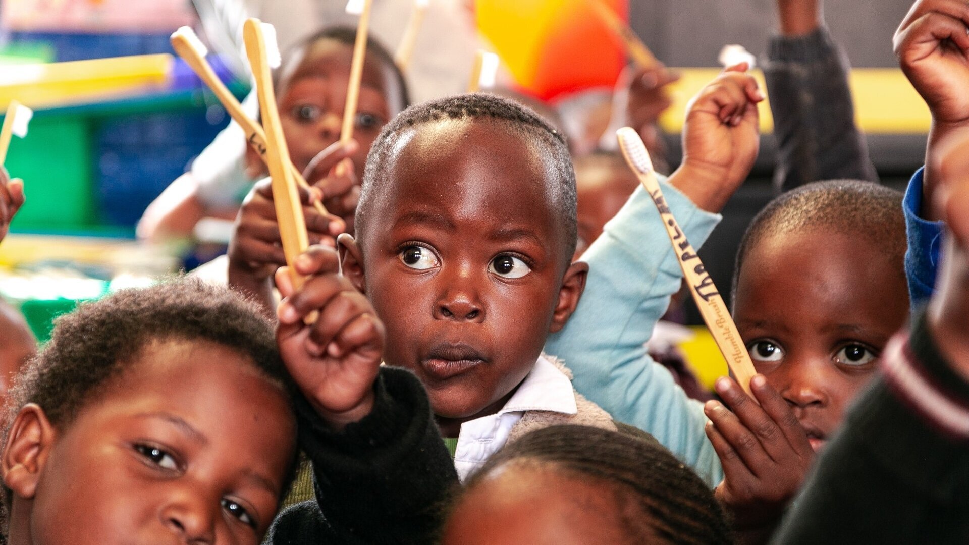 Fostering equitable oral healthcare access alongside environmental sustainability